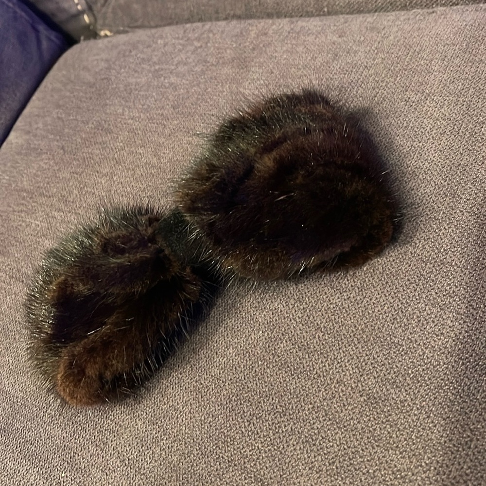 Hair clip.